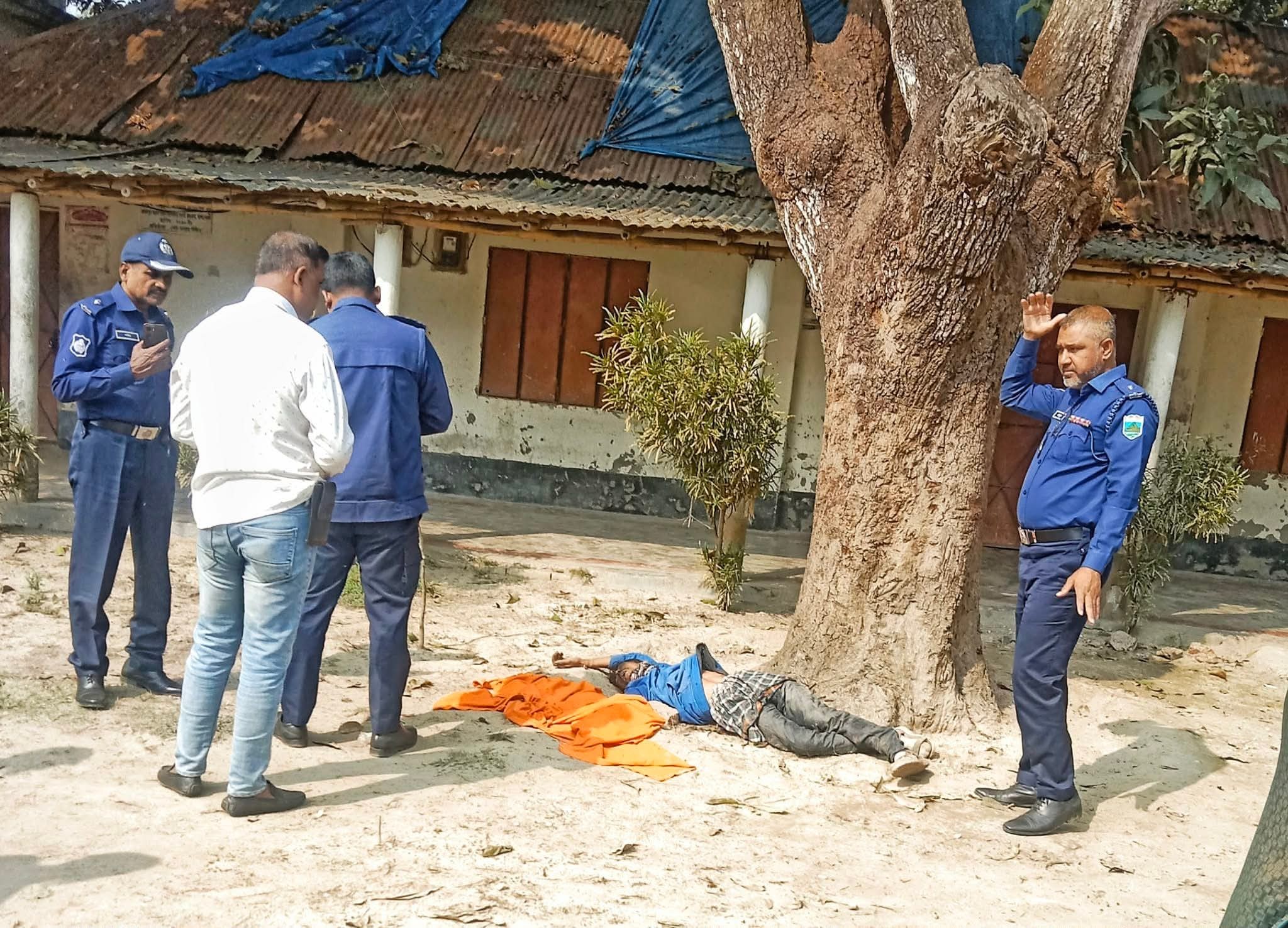 নওগাঁর মান্দায় মাদ্রাসায় শিক্ষকের মারপিটে  চোর সন্দেহে এক ব্যক্তির মৃত্যু